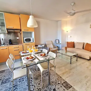https://confortable-apartamento-en-el-centro-de-torremolinos.1costadelsol.com